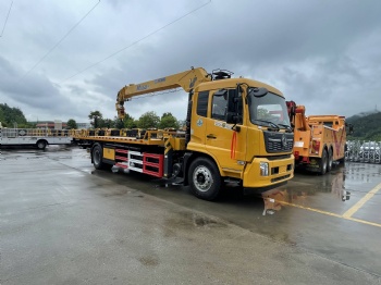 Heavy-Duty Towing Truck with Integrated Hydraulic Crane & Flatbed