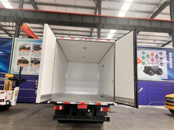 Efficient Refrigerated Cargo Van with Insulated Body & Durable Chassis